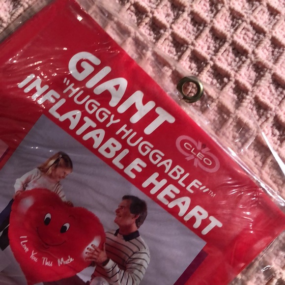 NI P Vintage GIANT 30” inflatable heart with I love you this much” message - Picture 4 of 11